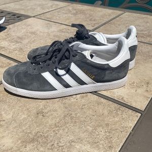 Adidas Gazelle Sneakers - SIZE 7.5 MENS, FITS LIKE A 9 WOMANS.